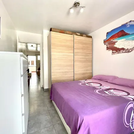 Cozy With Wifi, Pool, Near The Beach In Tenerife South